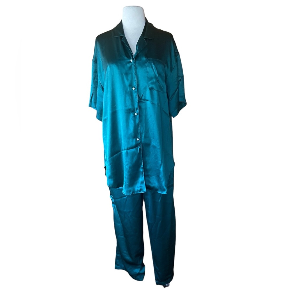 Theโ Lingerie Collection 2 Piece Pajama Set